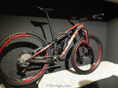 Annonces classees img:preview 2016 SPECIALIZED S-WORKS ROUBAIX SL4 DISC DI2  $ 5,500
